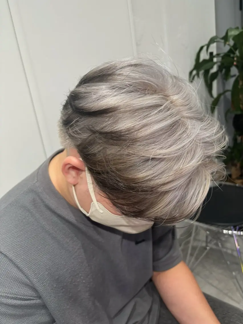 カラー ヘアカラー 伊藤 陽菜のヘアスタイル