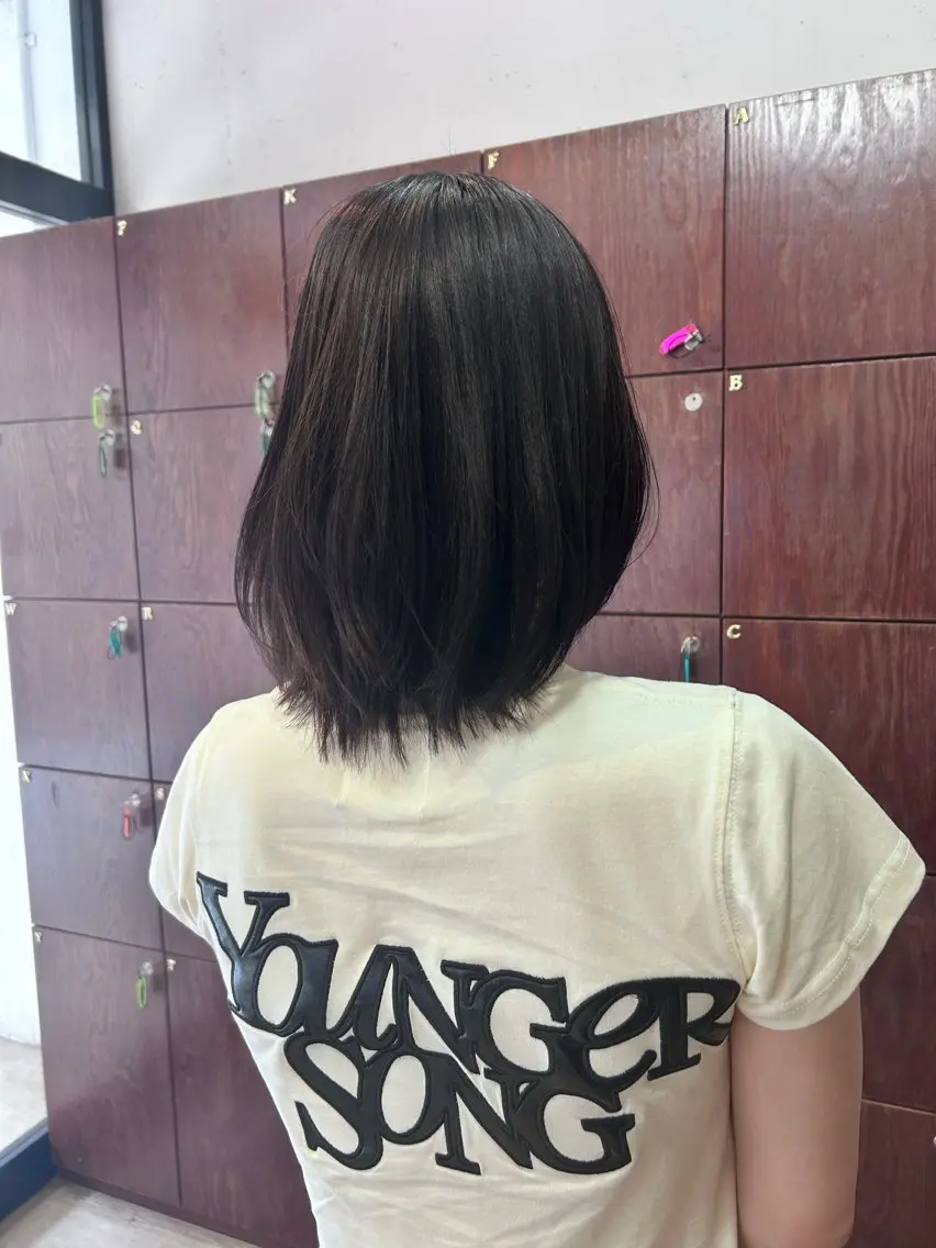 ミディアム 津田 花望のヘアスタイル
