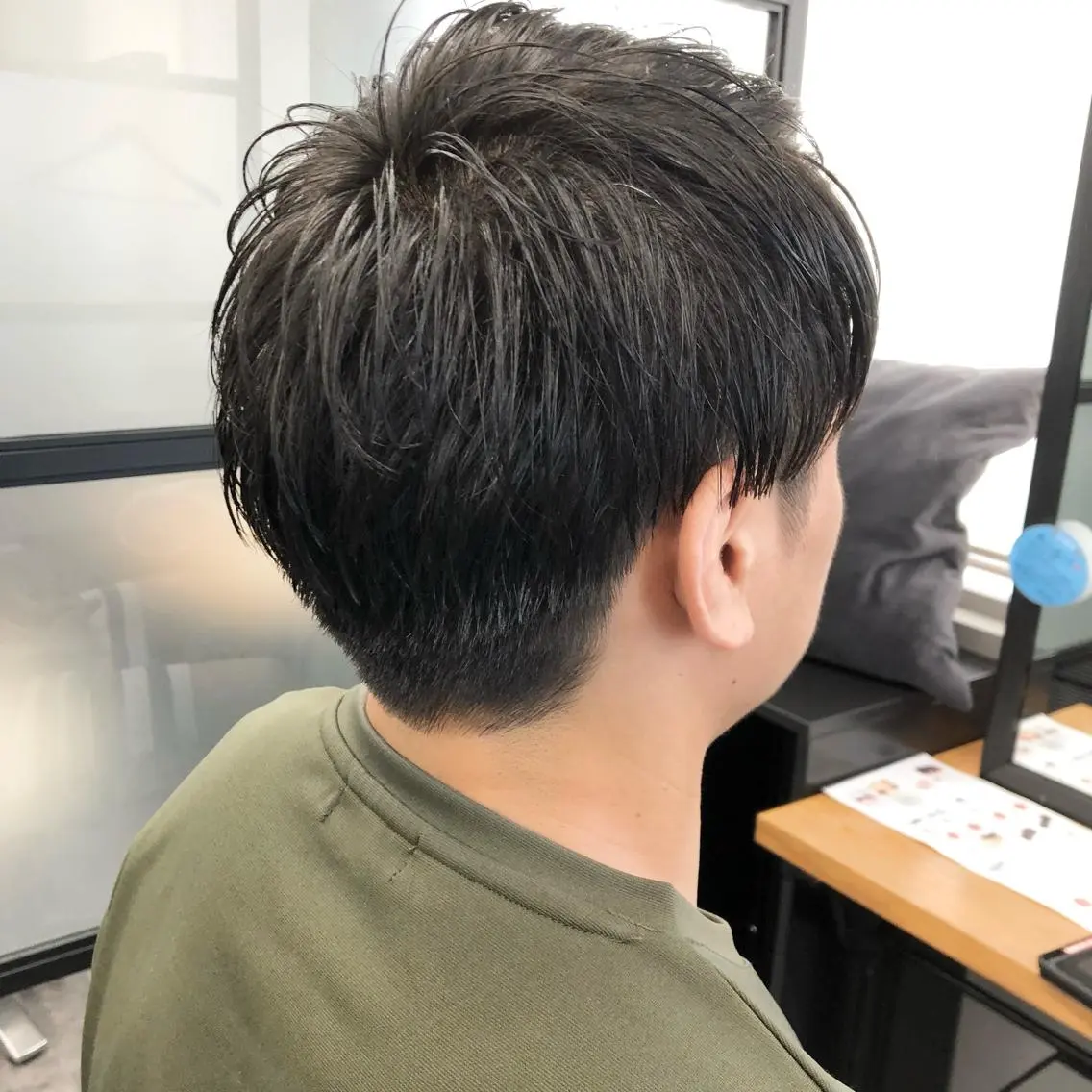 ショート アッシュ パープルカラー ボブ ハイライト 髪質改善 JURI🤎 ワンカールレイヤーのヘアスタイル