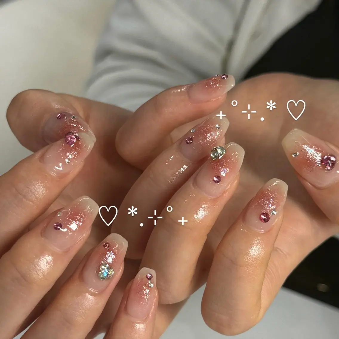 ネイル チークネイル ハンドネイル WOLTOKYO渋谷 yunaのネイルデザイン