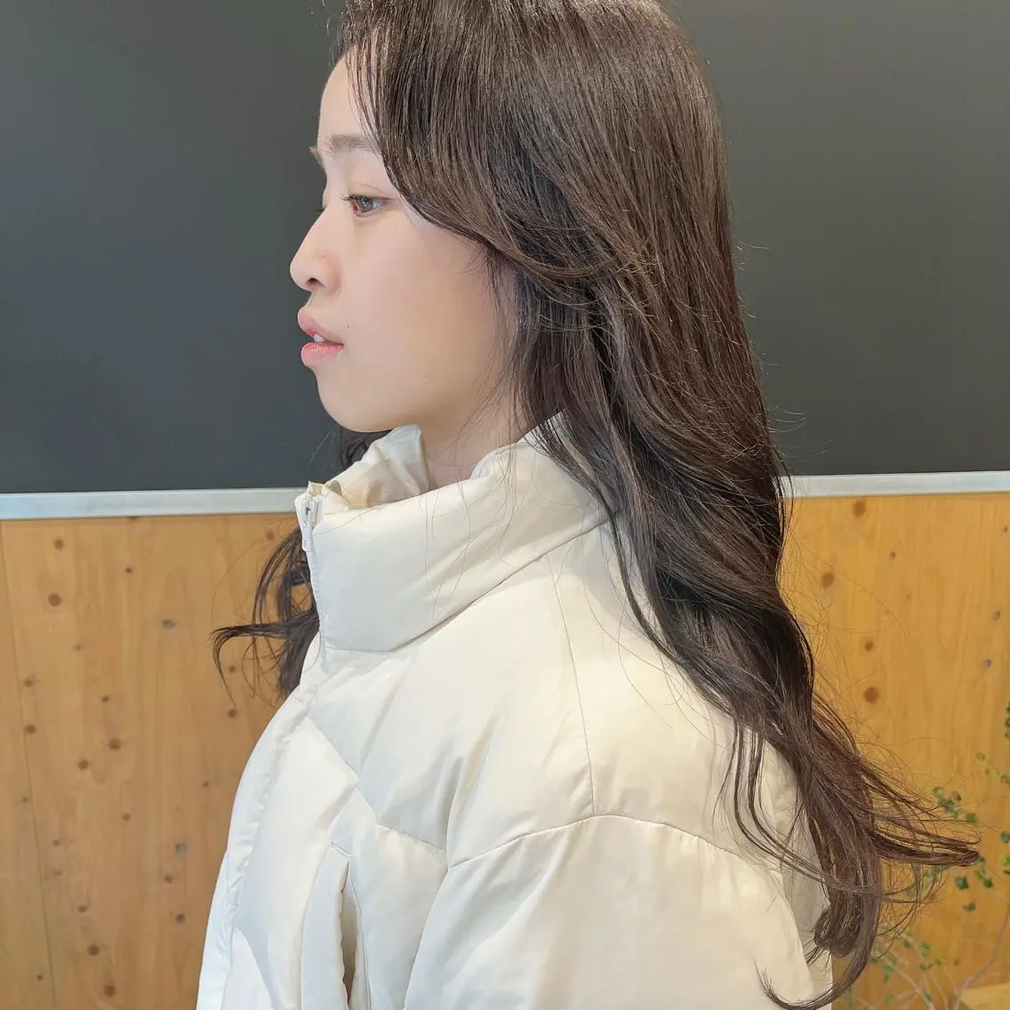 ロング カラー ブリーチ ブラウンカラー アラキチヒロ THE REMMYのヘアスタイル