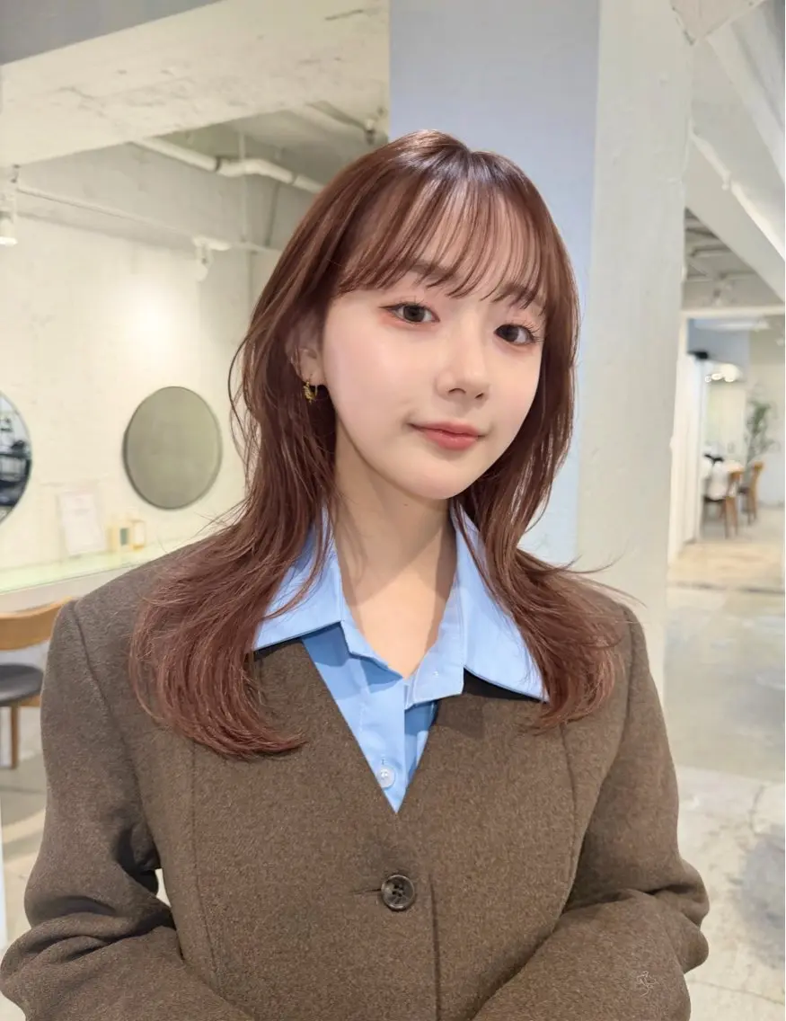 ミディアム SAKI 新宿のヘアスタイル