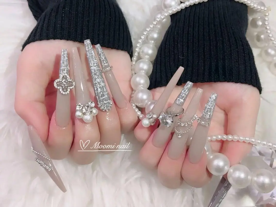 ネイル 成人式 長さ出し フットネイル フレンチネイル ジェルネイル moomi nail スカルプ専門のネイルデザイン