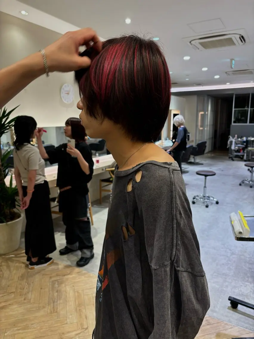 カラー デザインカラー かのうひなこ🌻 ボブカット／パーマのヘアスタイル