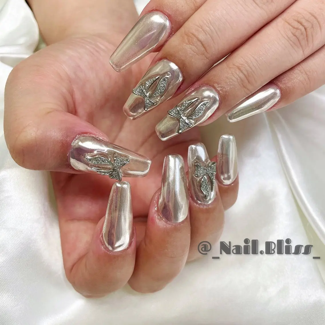 ネイル 氷ネイル・うるうるネイル ミラーネイル ワンカラーネイル スカルプネイル ハンドネイル NAIL BLISSのネイルデザイン