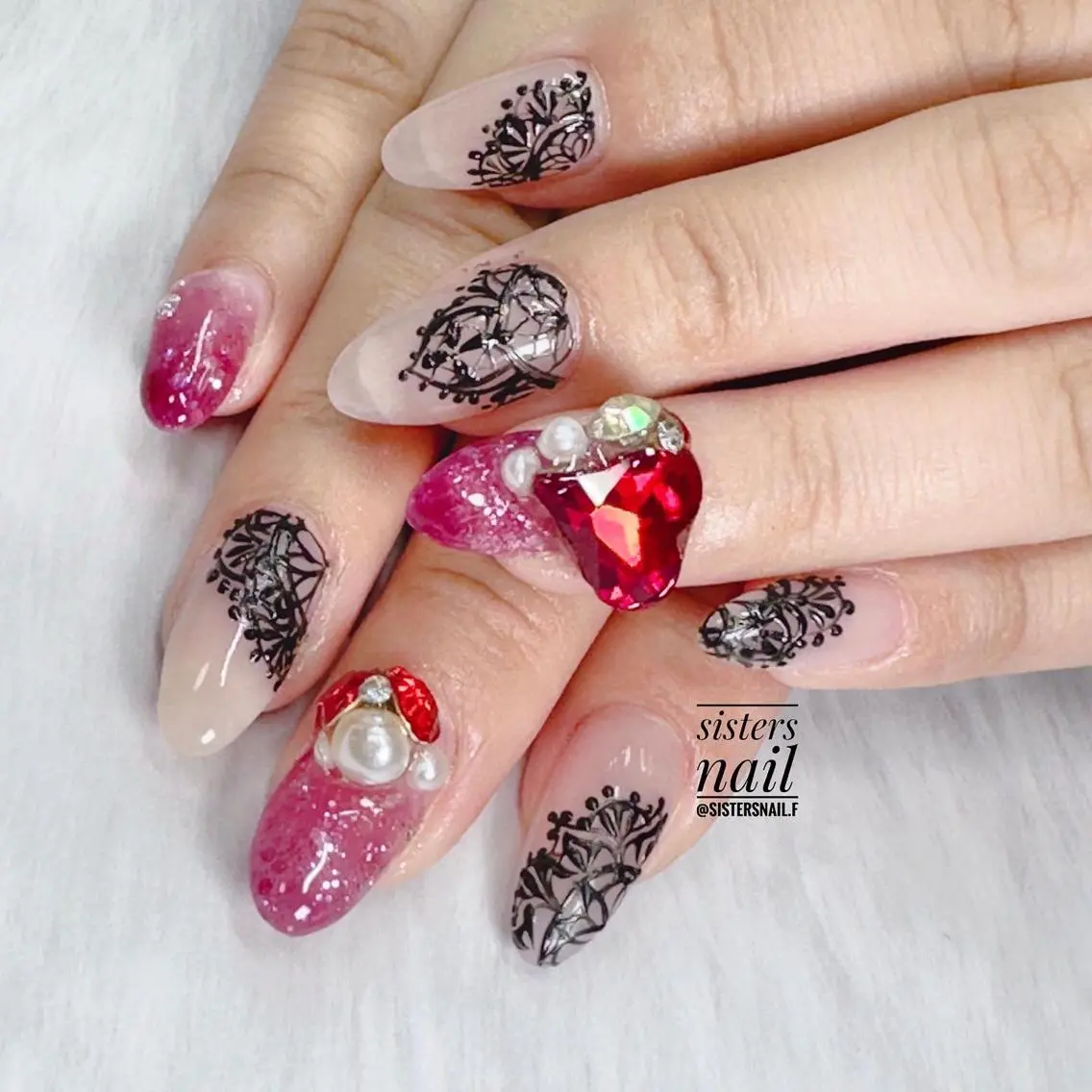 ネイル アートネイル グラデーション ハロウィン キラキラネイル レース sisters nail.fのネイルデザイン