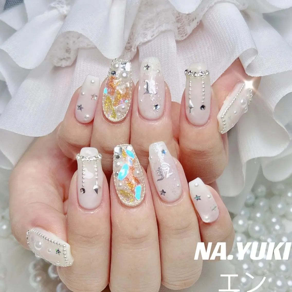 ネイル 🦋 Queenieのネイルデザイン