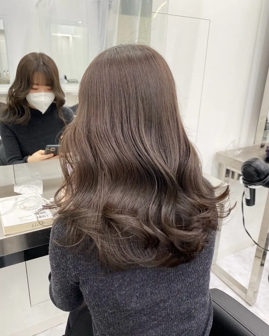 ミディアム ブラウンベージュ🤎 ブリーチなし🤎のヘアスタイル