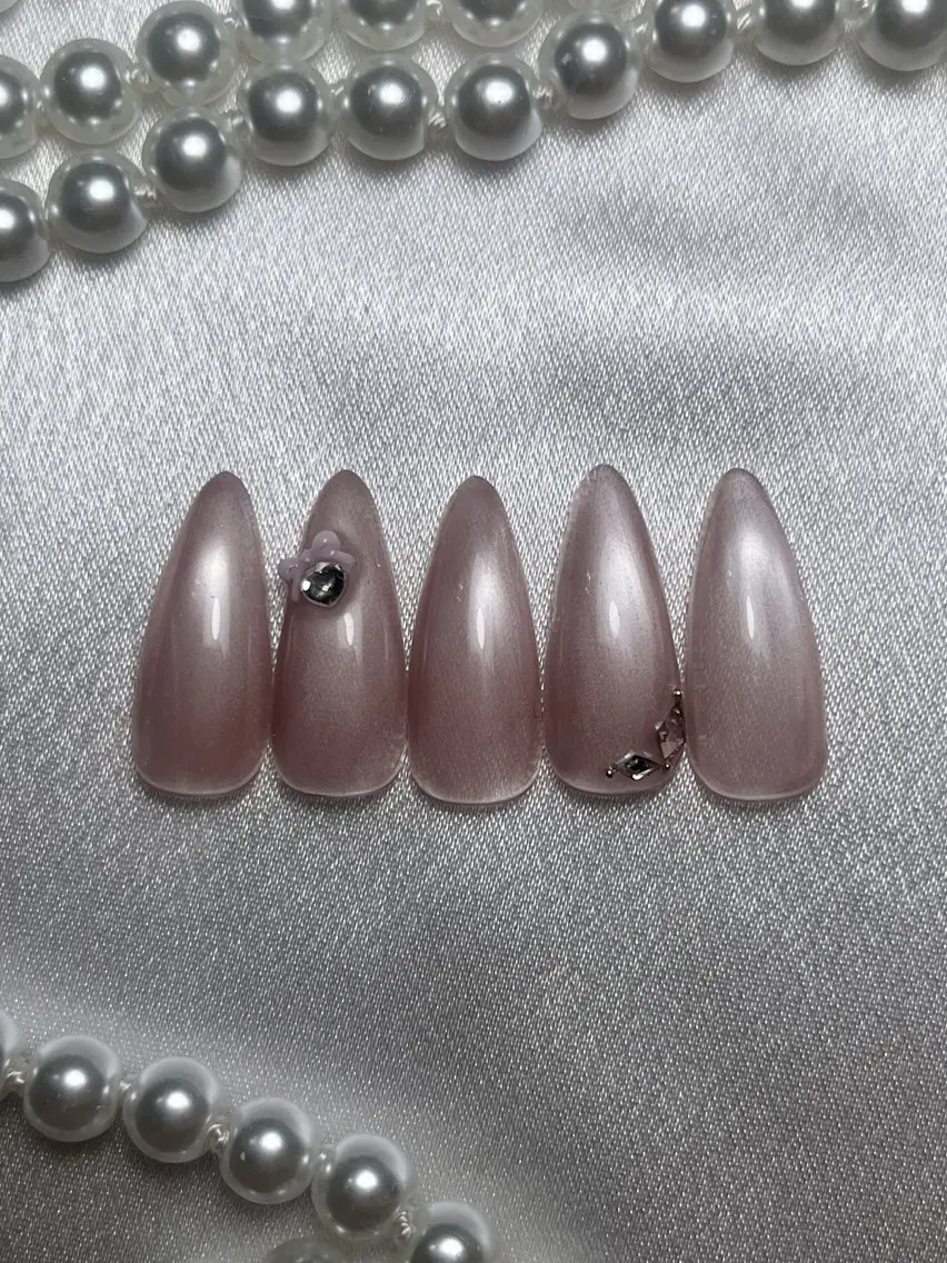 ネイル ガーリー シンプルネイル ワンホンネイル ハンドネイル Swan Nailのネイルデザイン