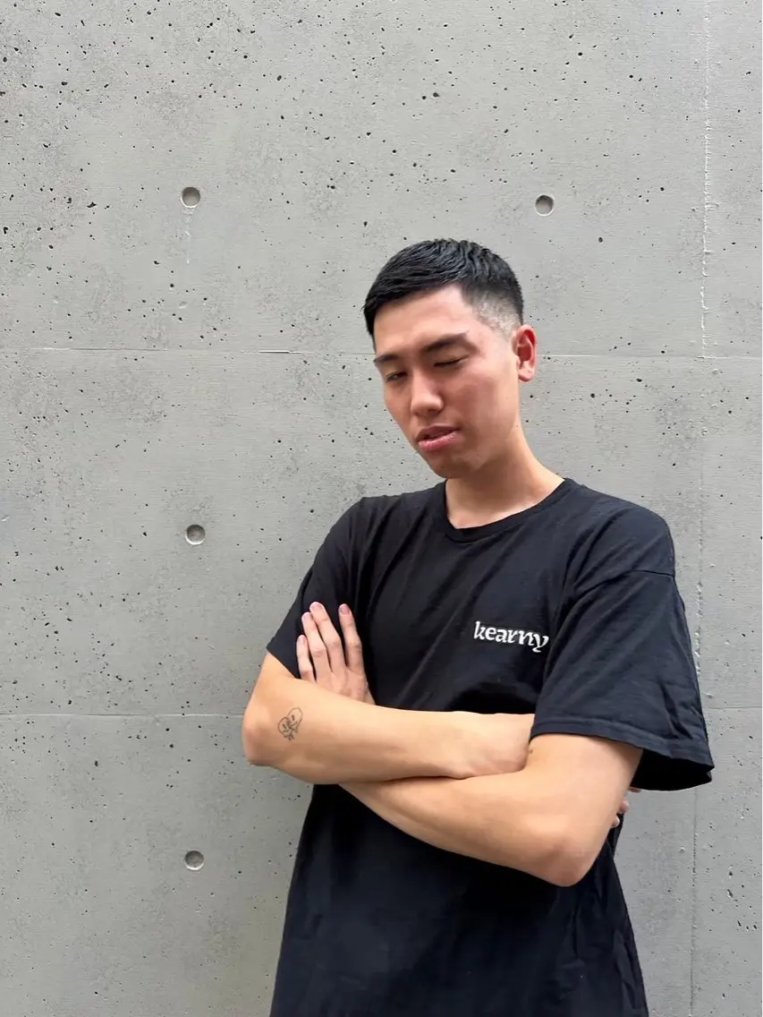 「スキンフェード💈｜清潔感×男らしさ」【メリハリのある刈り上げで、男らしくシャープな印象に。】の写真