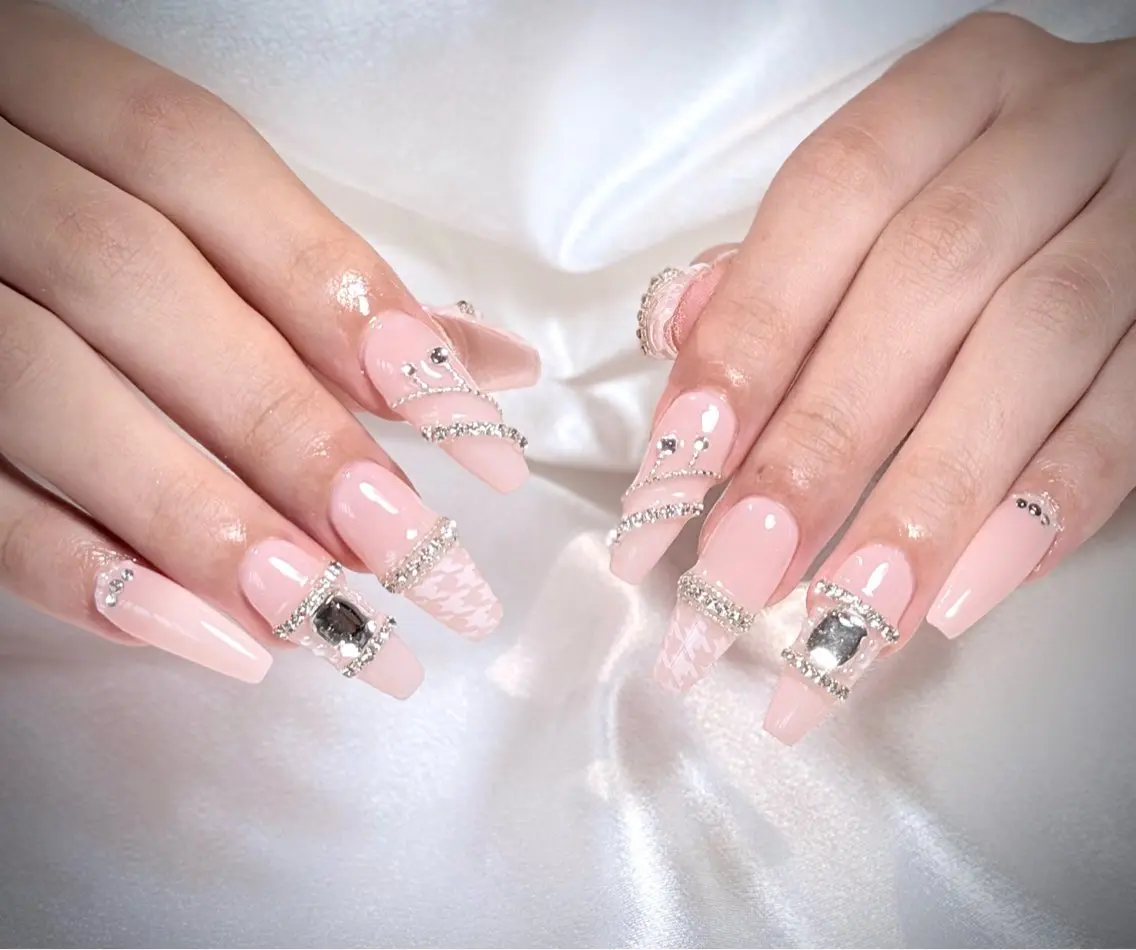 ネイル オーロラネイル チークネイル フットネイル フレンチネイル ジェルネイル ハンドネイル Nichi Nailsのネイルデザイン