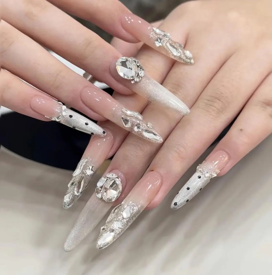 ネイル ハンドネイル エリ🫧 nail池袋東口のネイルデザイン