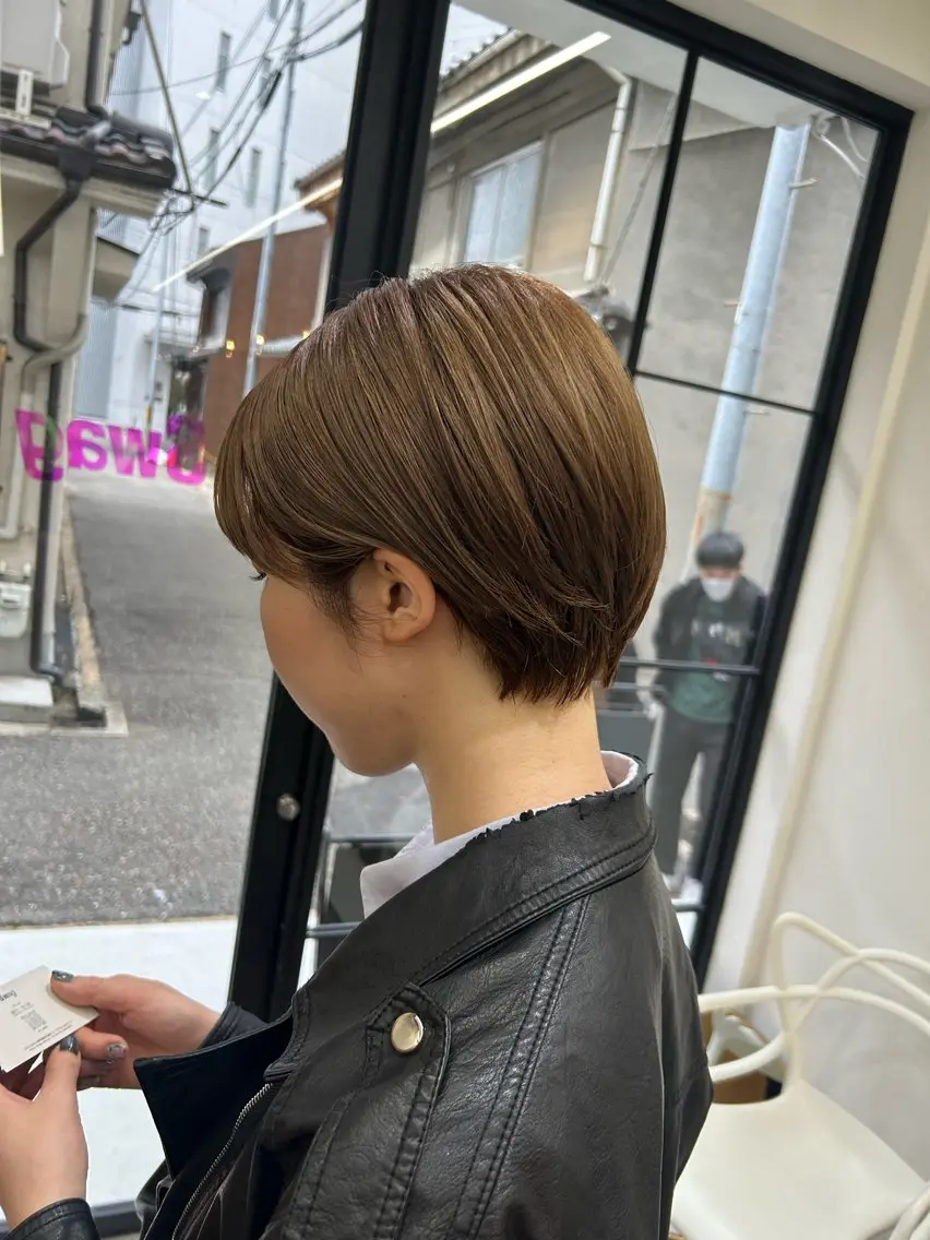 ショート ショートヘア なつめ🐶ショート ベージュカラーのヘアスタイル