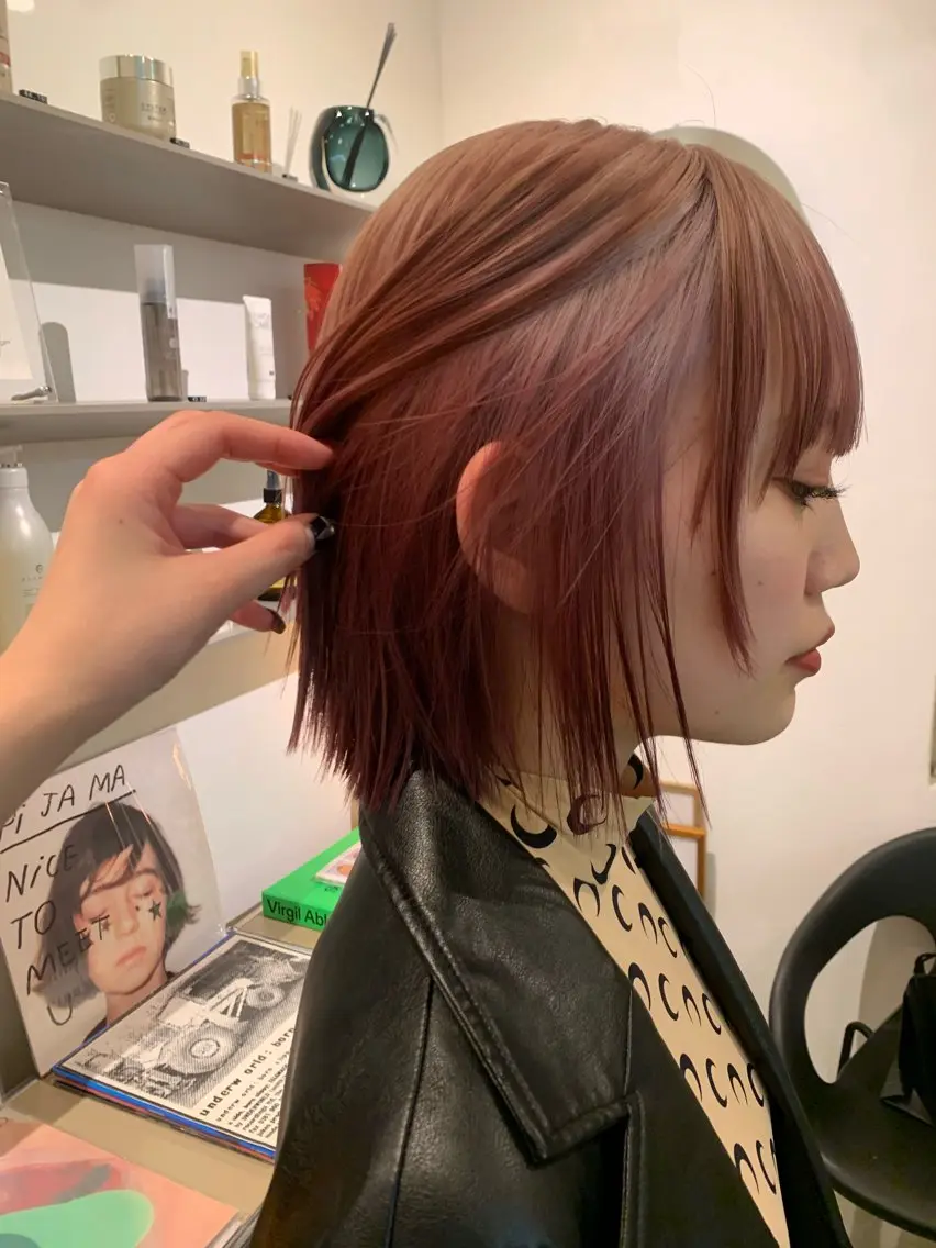 カラー hinata /ハイトーンのヘアスタイル