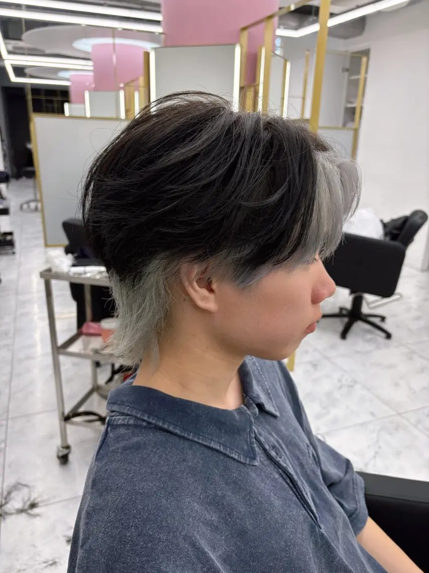 ミディアム カラー パーマ メンズ メンズブリーチ ブリーチ ヘアカラー トリートメント 【メンズ特化】 鈴汰郎/毛流れパーマのヘアスタイル
