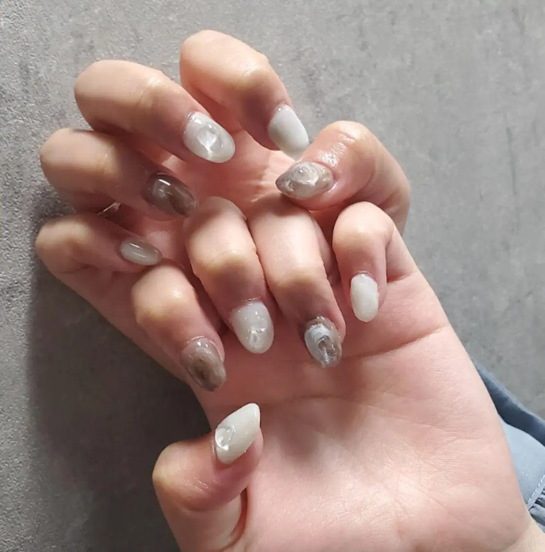 ネイル アートネイル フレンチネイル ジェルネイル ガラスフレンチ ミラーネイル nailstudio eviz新宿店のネイルデザイン