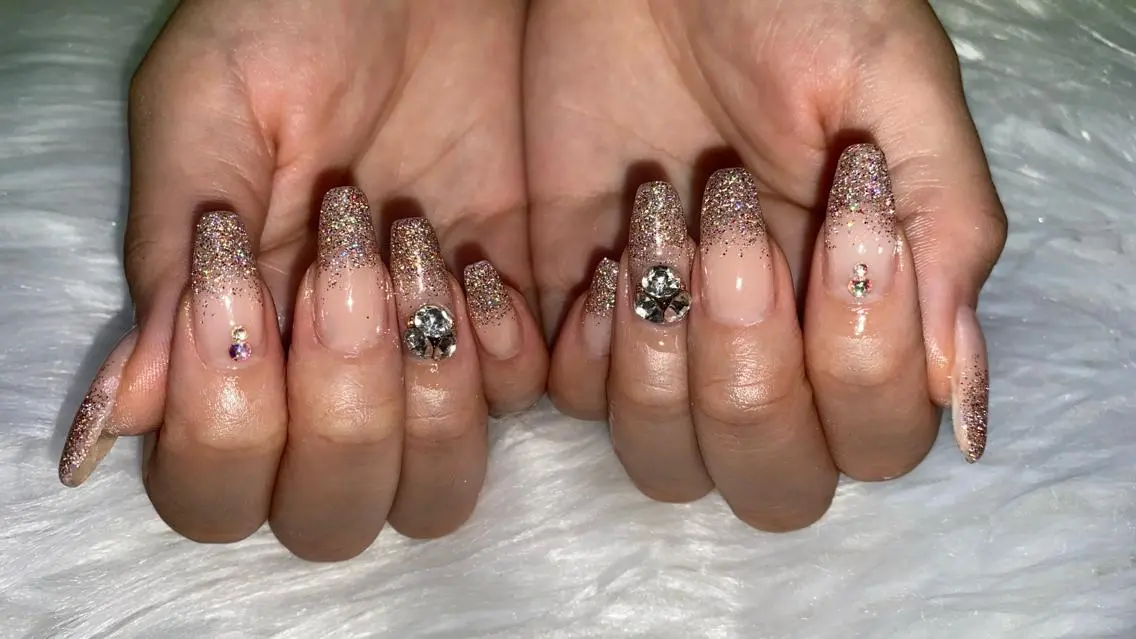 ネイル フラッシュネイル グラデーション ラメ(グリッター) ラメグラデーション Era nailのネイルデザイン