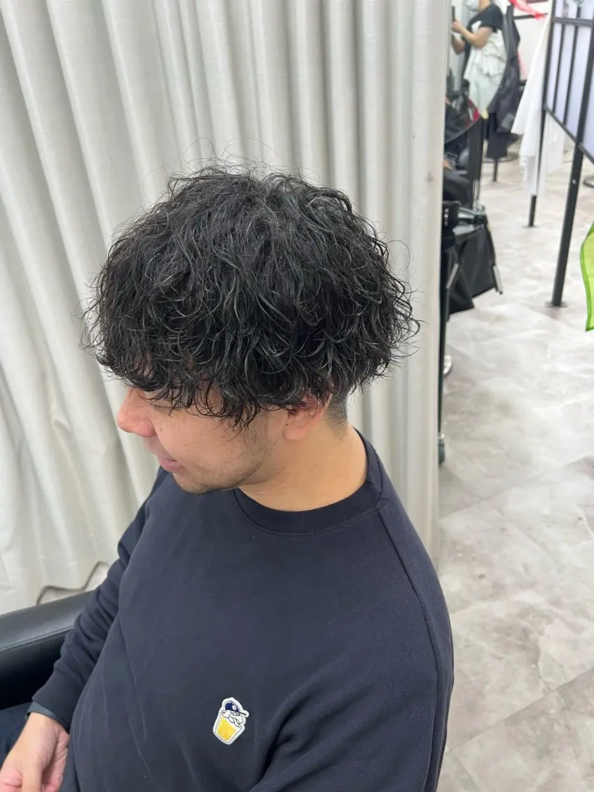 ショート パーマ メンズ メンズパーマ 波巻きパーマ Uno. 本気で ヘアに悩む方へ✨のヘアスタイル