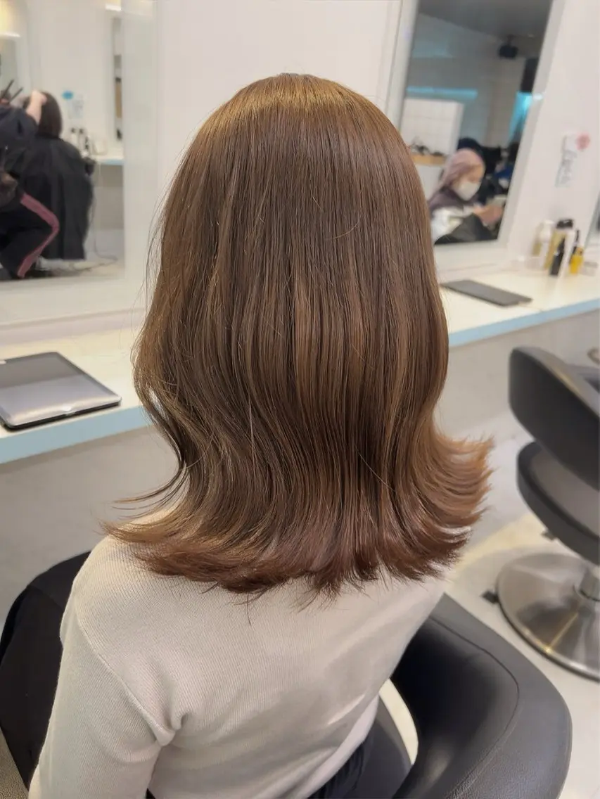 セミロング カラー ベージュカラー ブリーチ ケアブリーチ 透明感カラー デザインカラー ヘアカラー トリートメント ヘッドスパ ヘアセット 🥞ベージュ系カラー 【すずきりほ】🥞のヘアスタイル