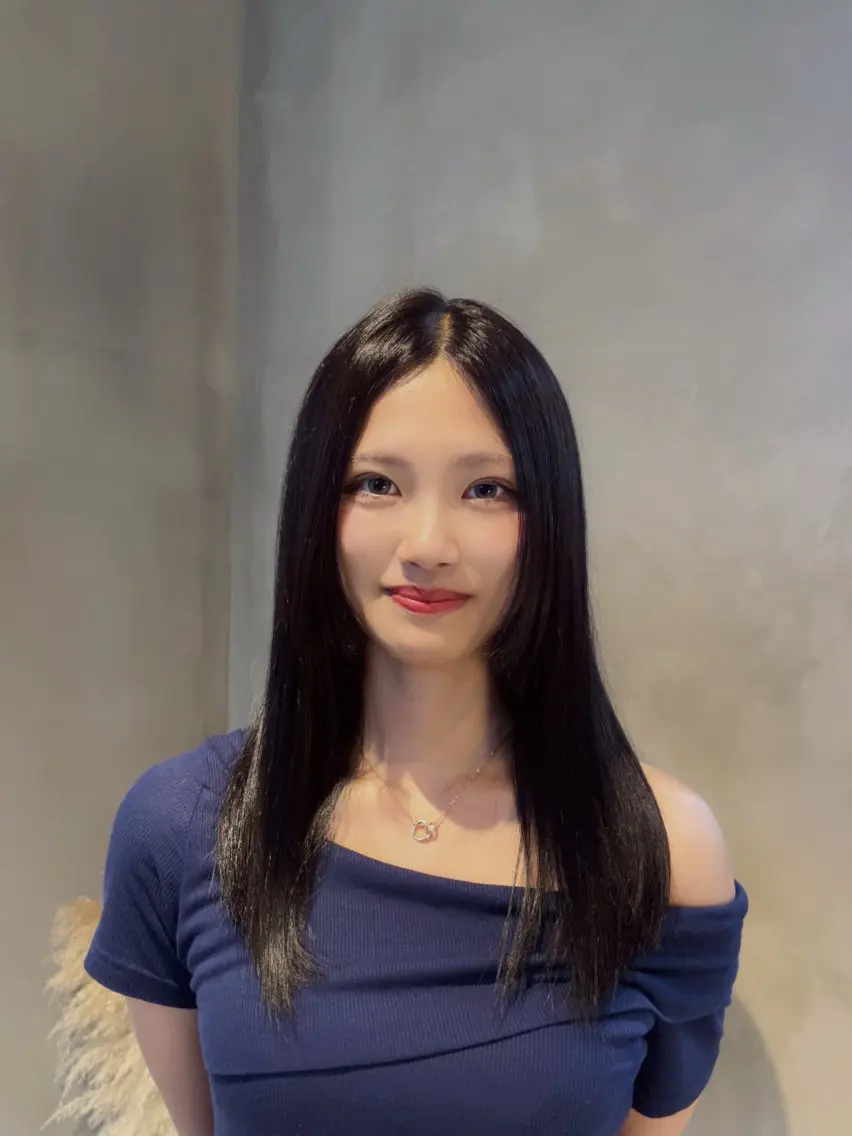 カラー 黒髪 ラベンダーカラー 小笠原 愛菜のヘアスタイル