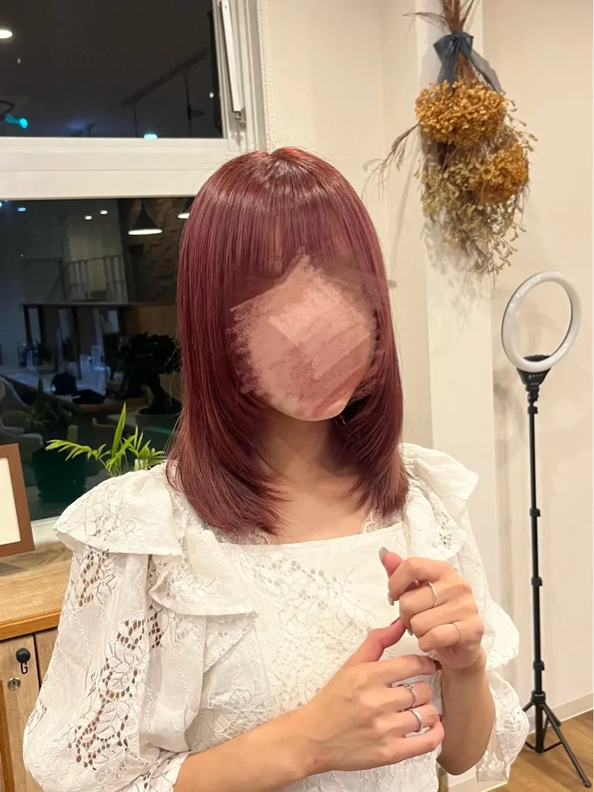 ミディアム 顔周りカット レイヤーカット 小顔カット 宮本 楓のヘアスタイル