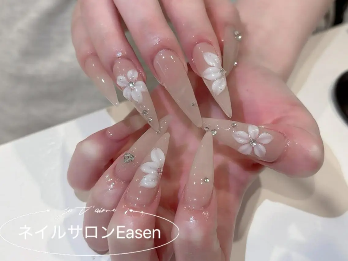 ネイル ネイルサロン Easenのネイルデザイン