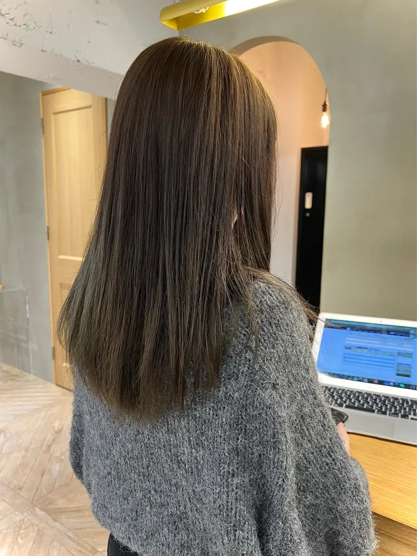 セミロング 似合わせレイヤー ＆縮毛矯正のヘアスタイル