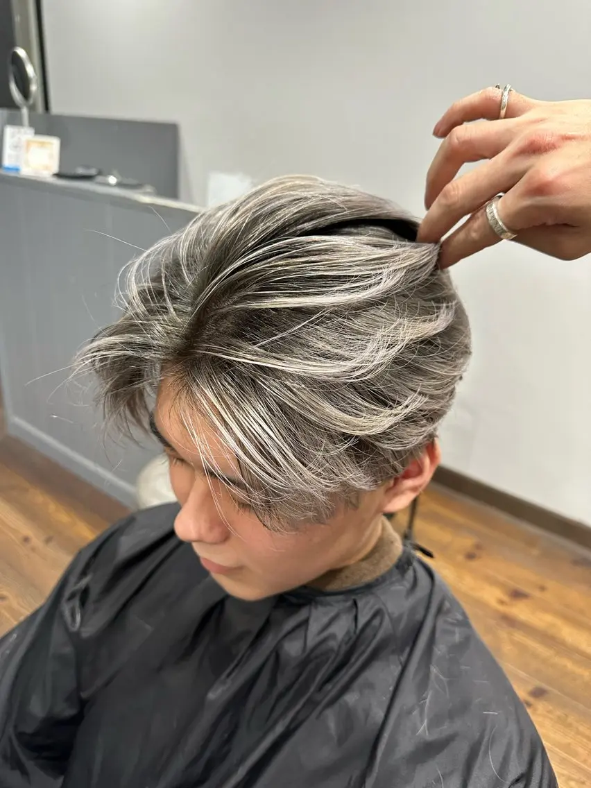 メンズ メンズバレイヤージュ カット ヘアカラー バレイヤージュ 隅中秀弥のヘアスタイル