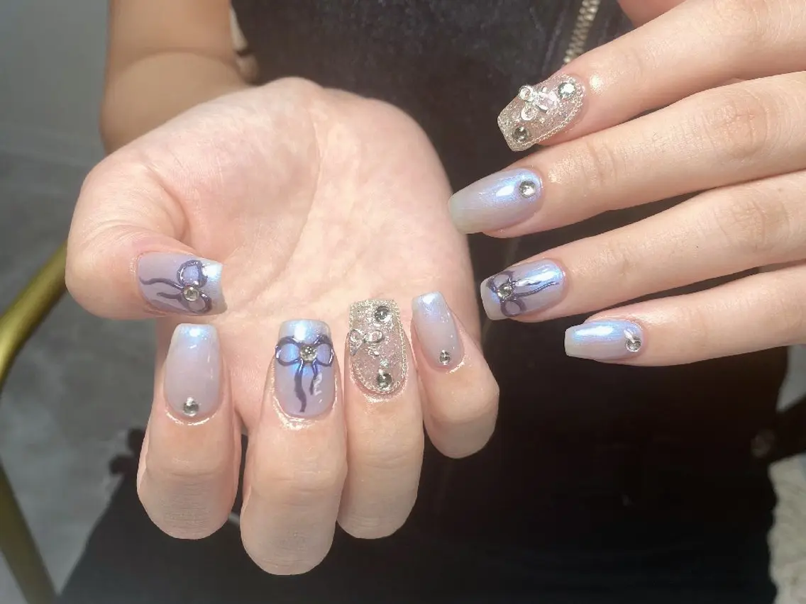 ネイル アートネイル フラワーネイル フットネイル フレンチネイル ジェルネイル ハンドネイル UM Nail Salonのネイルデザイン