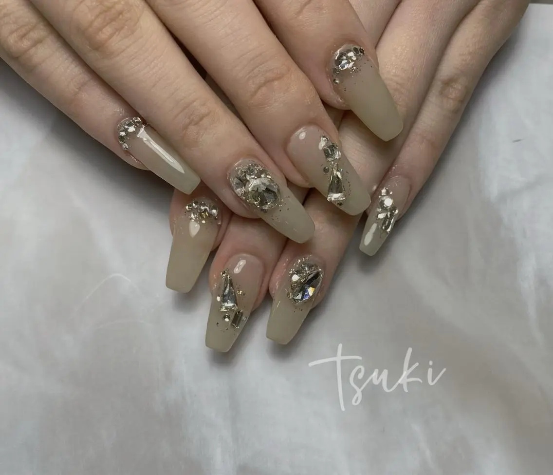 ロング ネイル LUNA Nail salon💕のネイルデザイン