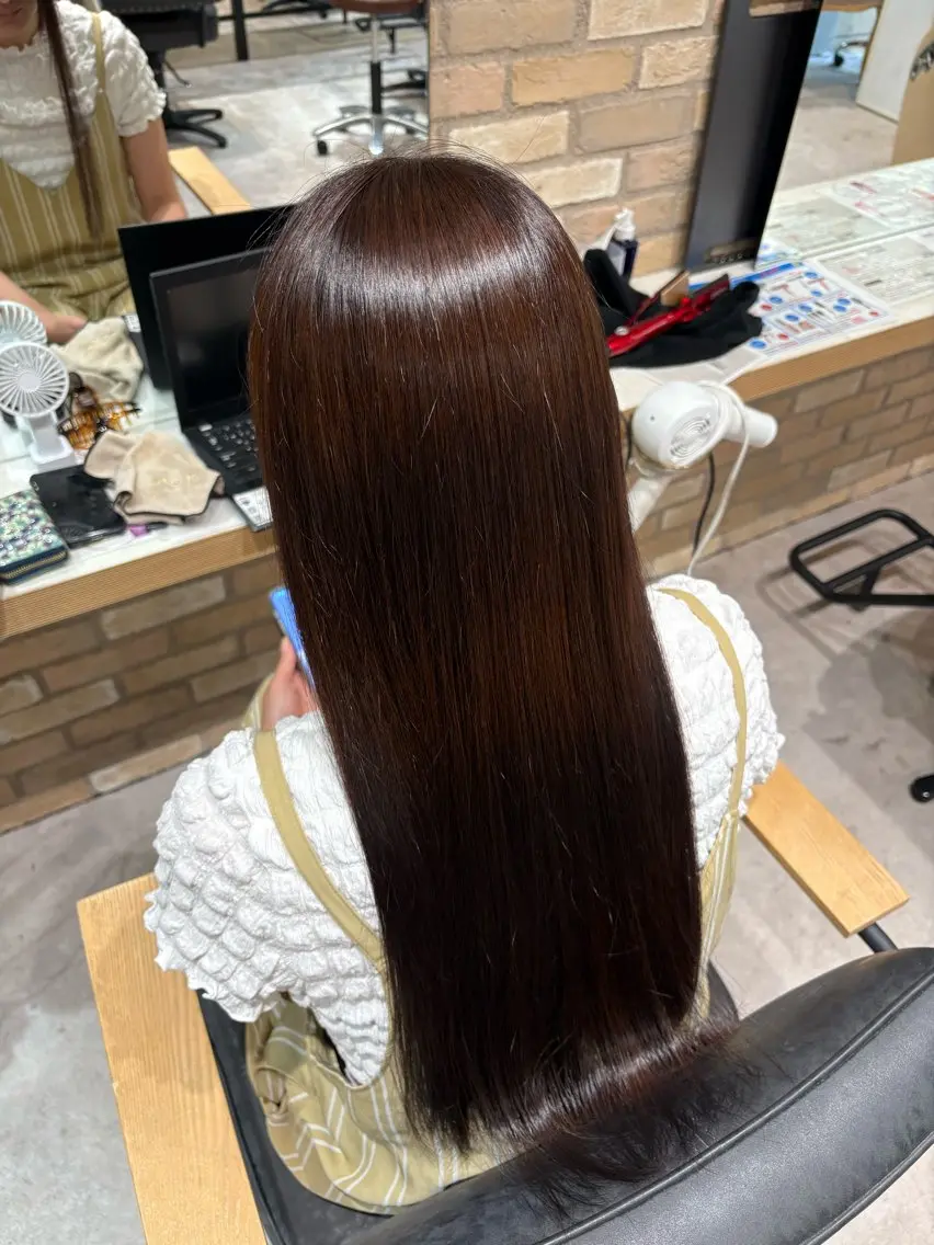 セミロング フェザー/シャドウ/ メッシュパーマのヘアスタイル