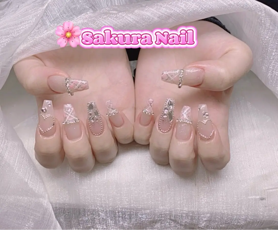 ネイル アートネイル オーロラネイル ボルドー チークネイル フレンチネイル ハンドネイル Sakura Nail Salonのネイルデザイン