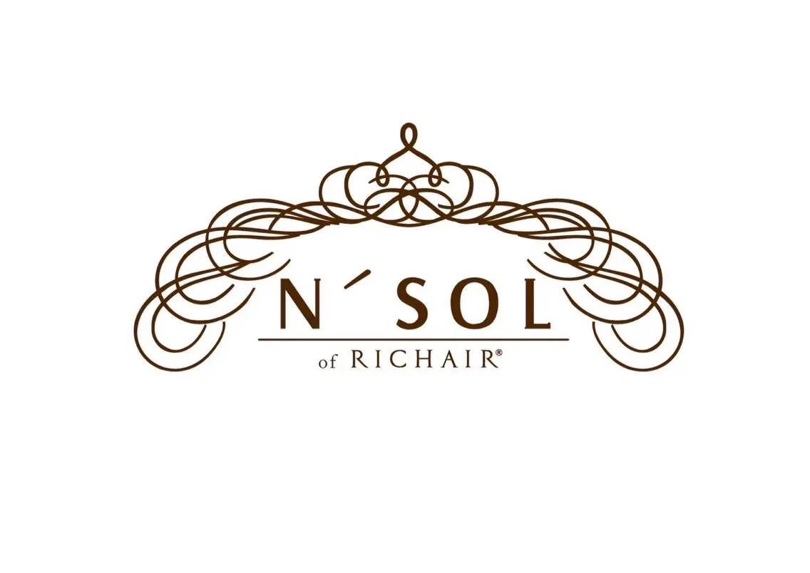 ぱく にさのヘアスタイル