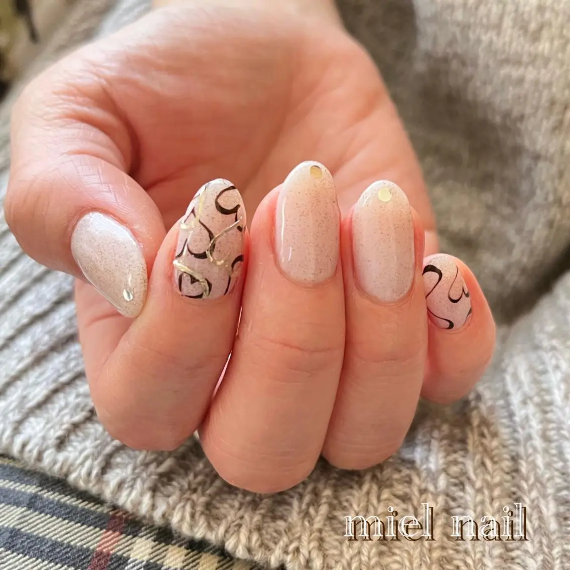 ネイル ハート ラメ(グリッター) ワンカラーネイル バレンタイン ハンドネイル miel nailのネイルデザイン