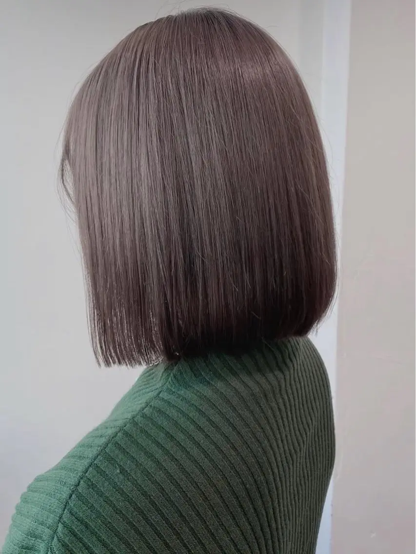 ミディアム カラー アッシュ アッシュブラウン ブリーチ ブラウンカラー 透明感カラー カット ヘアカラー トリートメント ヘッドスパ ヘアセット 𓏸レイヤー髪質改善 透けカラーカノン🫧のヘアスタイル