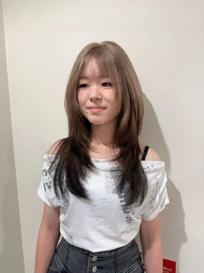 ロング カラー カット ヘアカラー トリートメント ハイトーンレイヤー 顔まわりSOTAのヘアスタイル