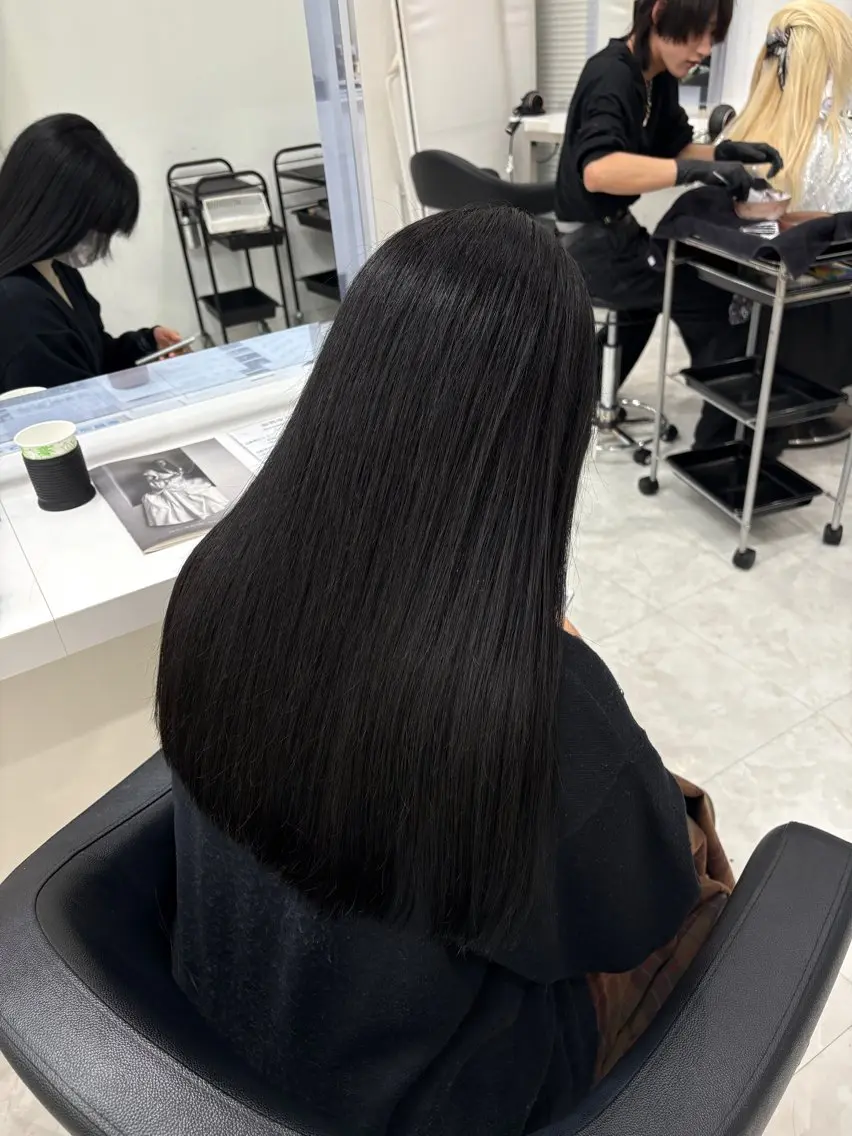 ロング カラー 野口 楓華のヘアスタイル