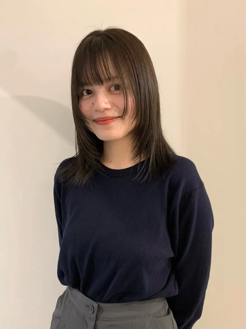セミロング カラー レイヤーカット カット ヘアカラー トリートメント 落合希 Olivebeigeのヘアスタイル