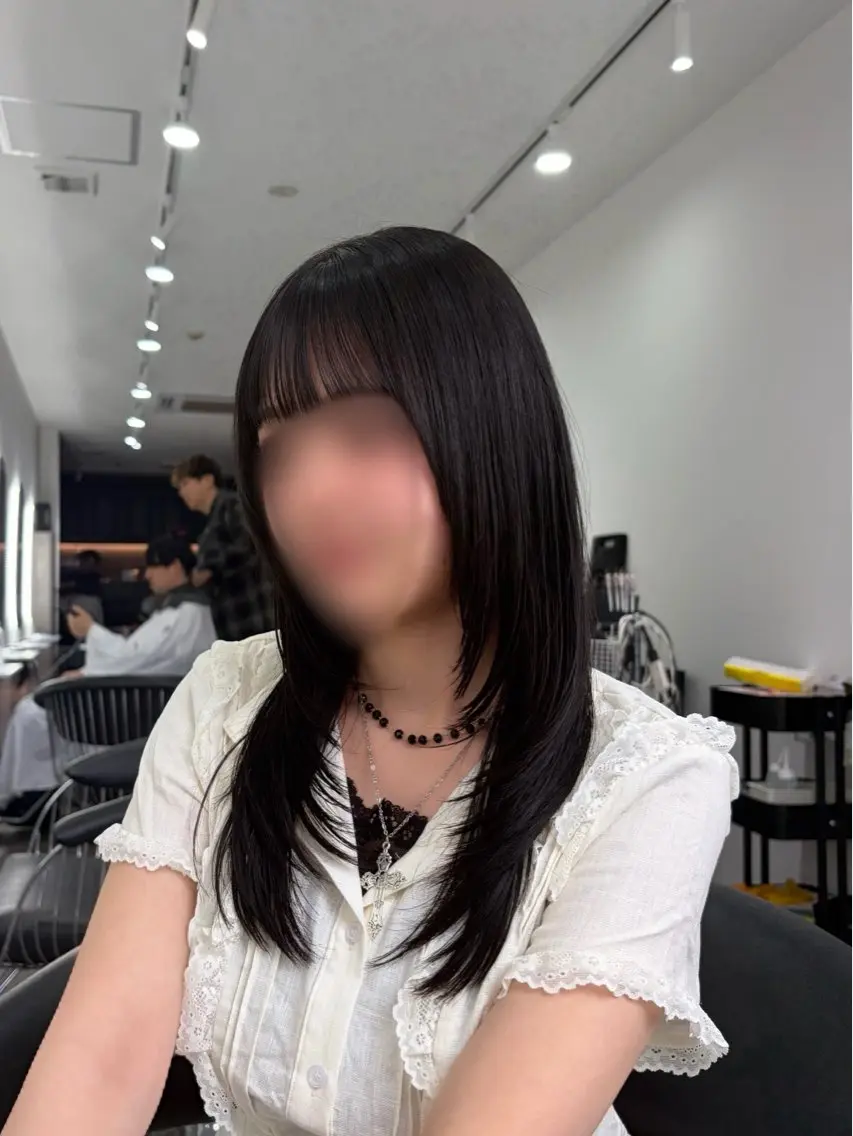 セミロング カラー カット ヘアカラー limitみづき🌙 レイヤーカットのヘアスタイル