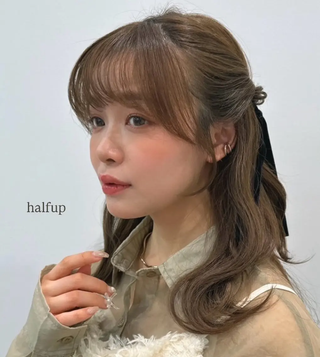 ミディアム ヘアアレンジ ヘアセット 立川 🫧 ブリーチ 艶髪カラー🧸✨️のヘアスタイル