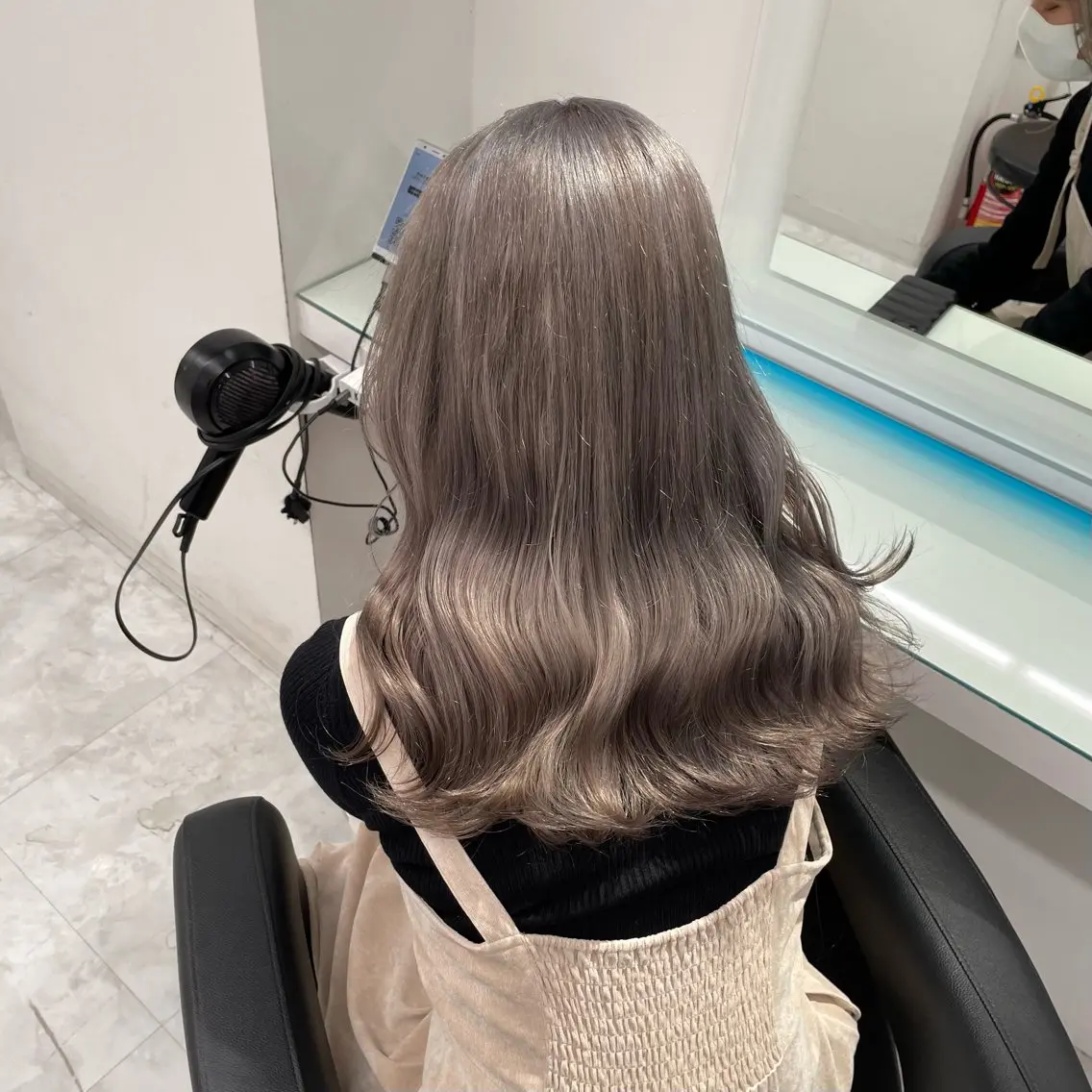 ロング カラー ヘアアレンジ ヘアカラー トリートメント ヘッドスパ ヘアセット ウルフカット×ハイ トーン職人🤍ゆうひのヘアスタイル
