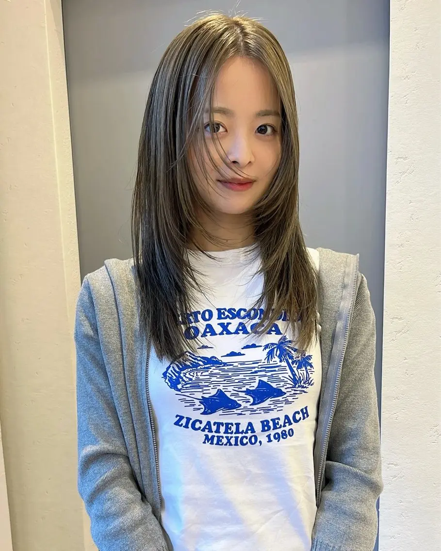 セミロング カット パーマ 吉原 由菜のヘアスタイル