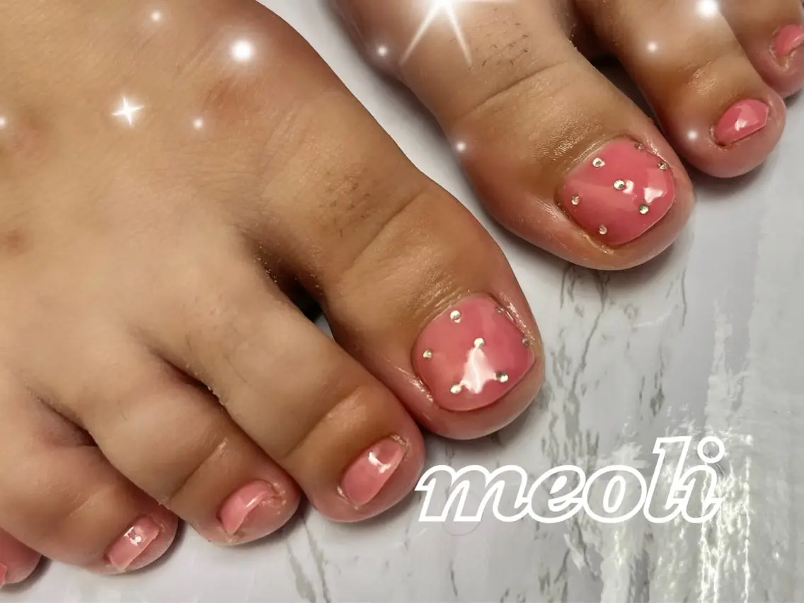 ネイル ドット キラキラネイル ピンク ストーンネイル フットネイル nail salon meoli　アヤのネイルデザイン