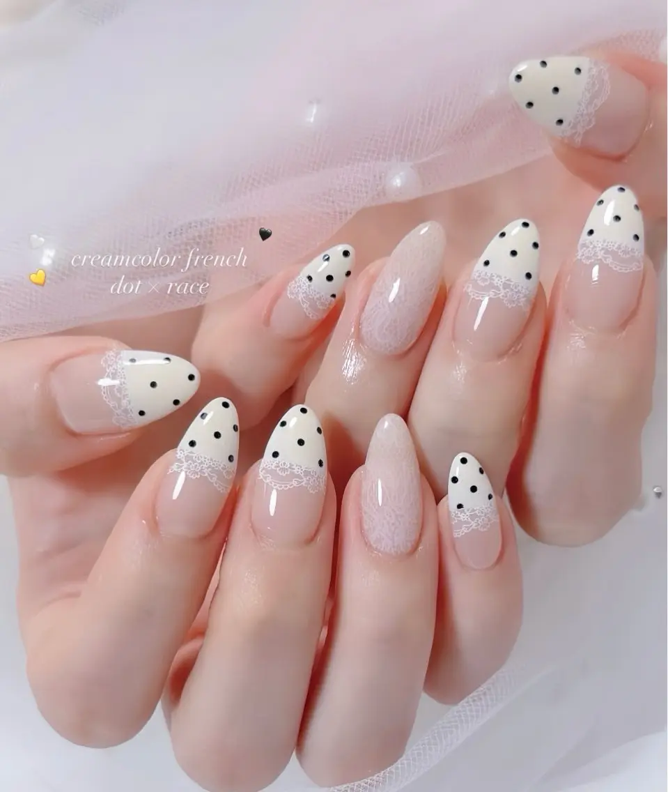 ネイル オーロラネイル チークネイル 桜ネイル クリアネイル ドット ハンドネイル Rin Nail Shinokuboのネイルデザイン