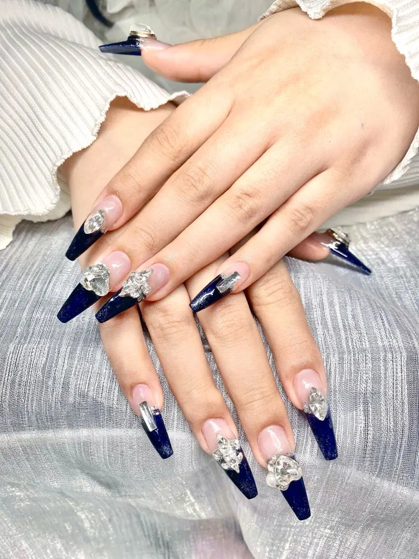 ネイル オーロラネイル チークネイル 長さ出し フットネイル フレンチネイル ハンドネイル Lee Nails チップ長さだし専門店のネイルデザイン