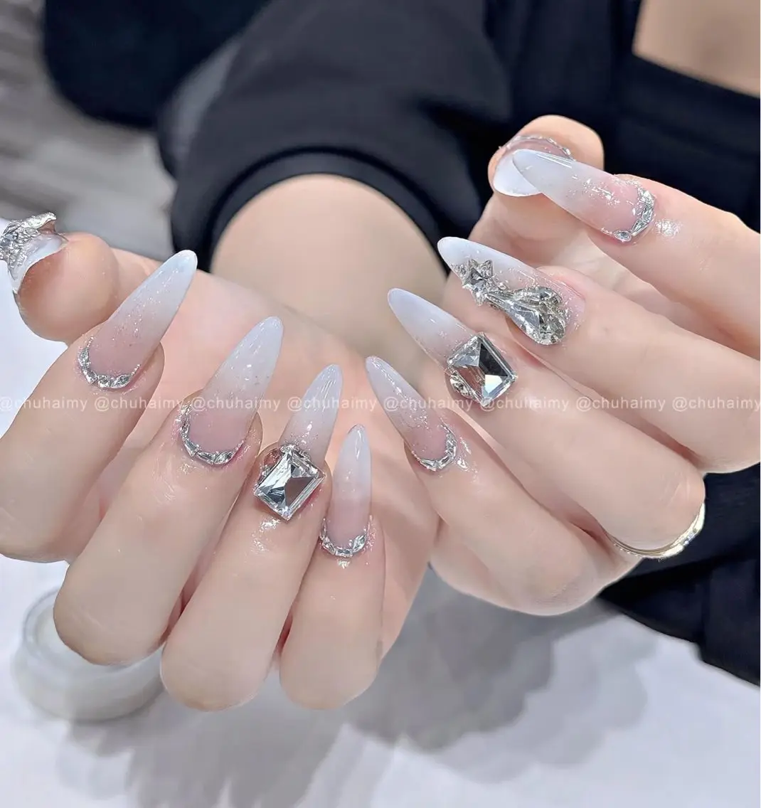 ネイル 韓国ネイル マグネットネイル 持ち込み ハンドネイル Dyo Nail_Royalのネイルデザイン
