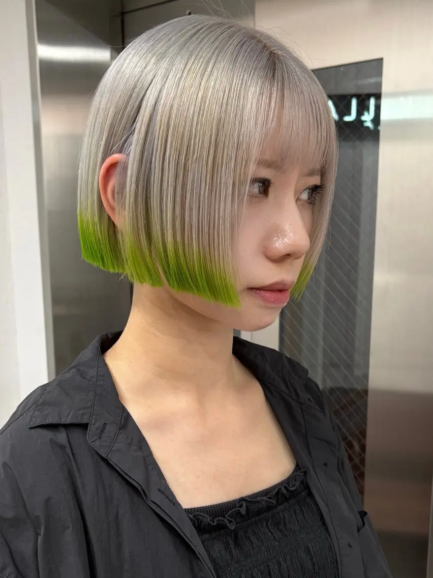 ショート ヘアカラー ダブルカラー/寒色 カラー/リリカ🦕のヘアスタイル