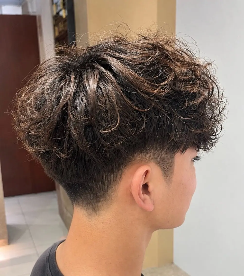 【🥈メンズ人気No.2🥈】メンズトレンドカット+ダメージレスパーマ+1step保湿トリートメントの写真