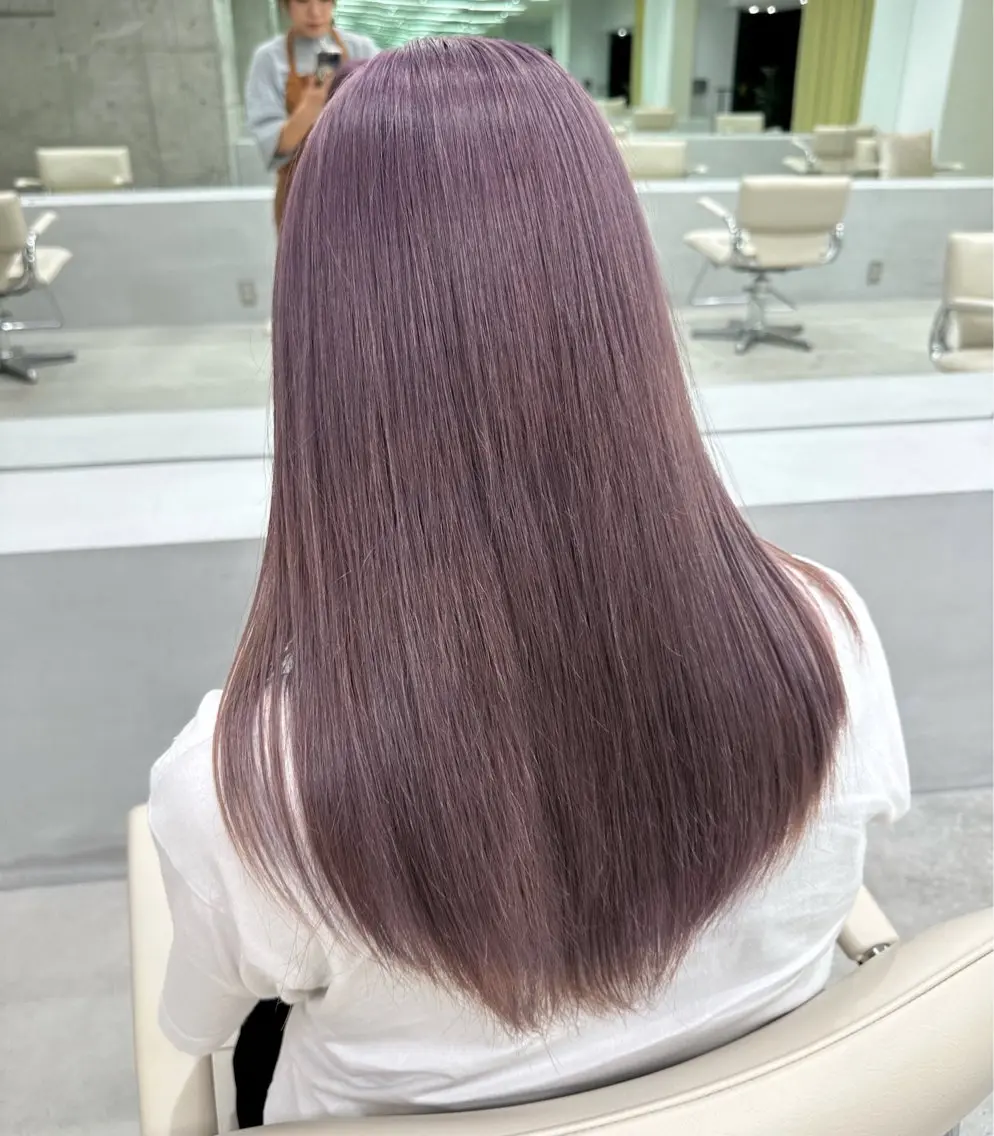 セミロング カラー パーマ ヘアアレンジ ネイル グレージュ ハイトーンカラー ラベンダーカラー ラベンダーグレージュ ラベンダーグレー カット ヘアカラー トリートメント ハイトーン/透け感 カラー🎀真香のヘアスタイル