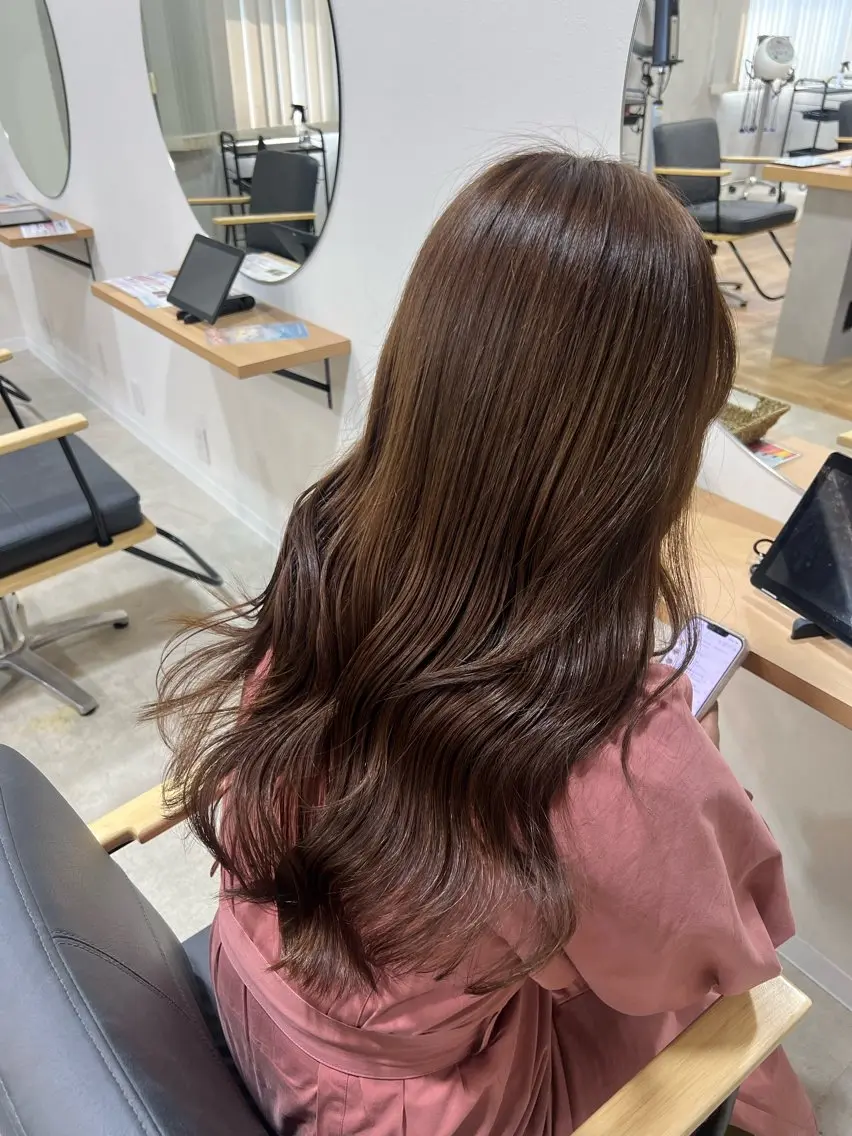 ロング カラー ブラウンカラー チョコレートブラウン ヘアカラー 愛 理のヘアスタイル